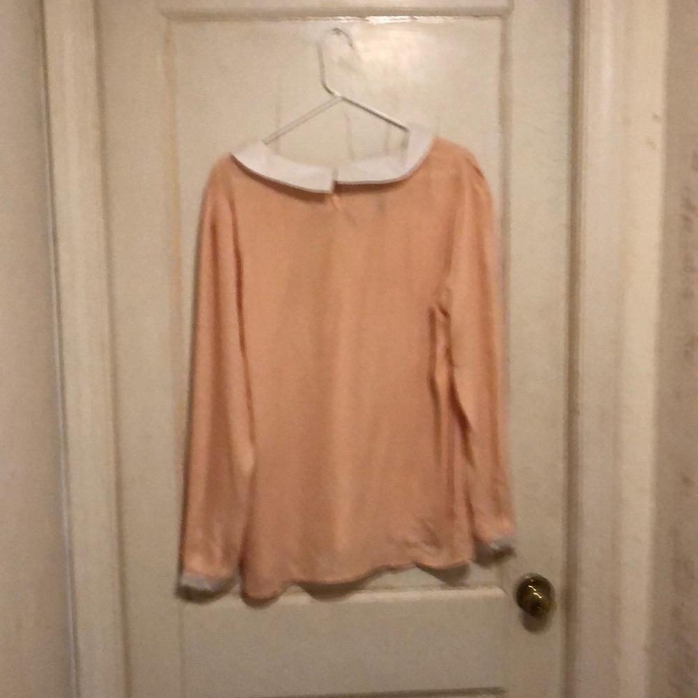 Classic flowy blouse - Picture 2 of 4